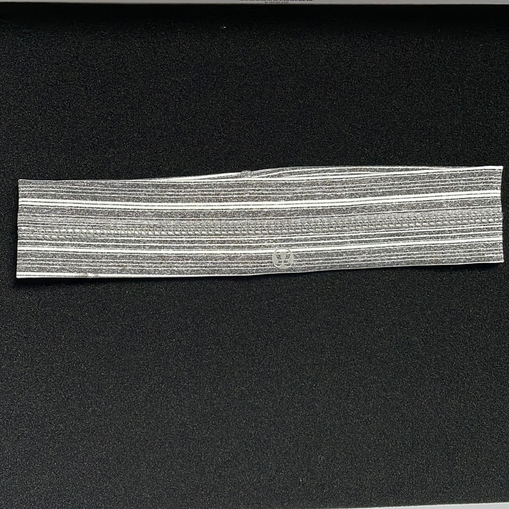 Lululemon gray and white striped headband